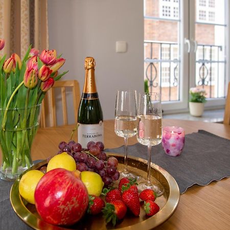 Maya'S Flats & Resorts - Staromiejski Apartments Gdansk Bagian luar foto